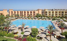 ذا ثرى كورنرز صنى بيتش ريزورت